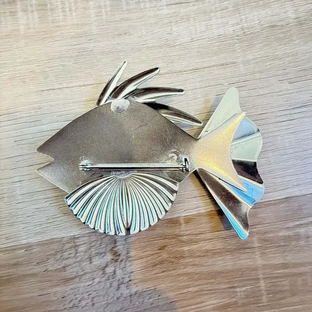 Vintage Mid Century Modern Silver Tone Abstract Fish Brooch Pink Cabochon Eye
